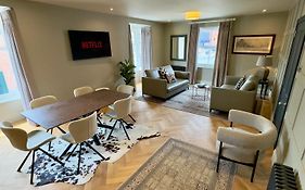 Romeo'S Arch High End Luxury In Centre Of Stratford With Parking