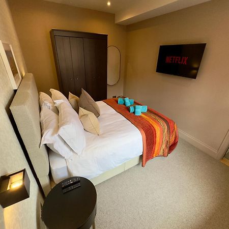 Romeo'S Arch High End Luxury In Centre Of Stratford With Parking Apartment Exterior photo